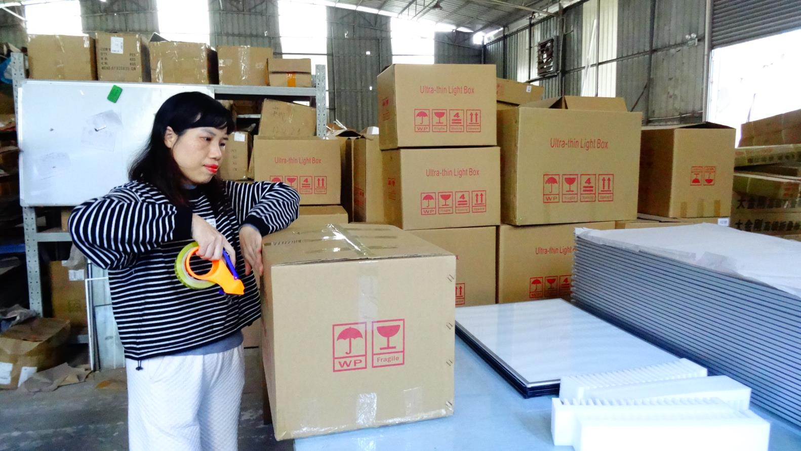Guangzhou Dream Walker Advertising Co., Ltd. Light Box