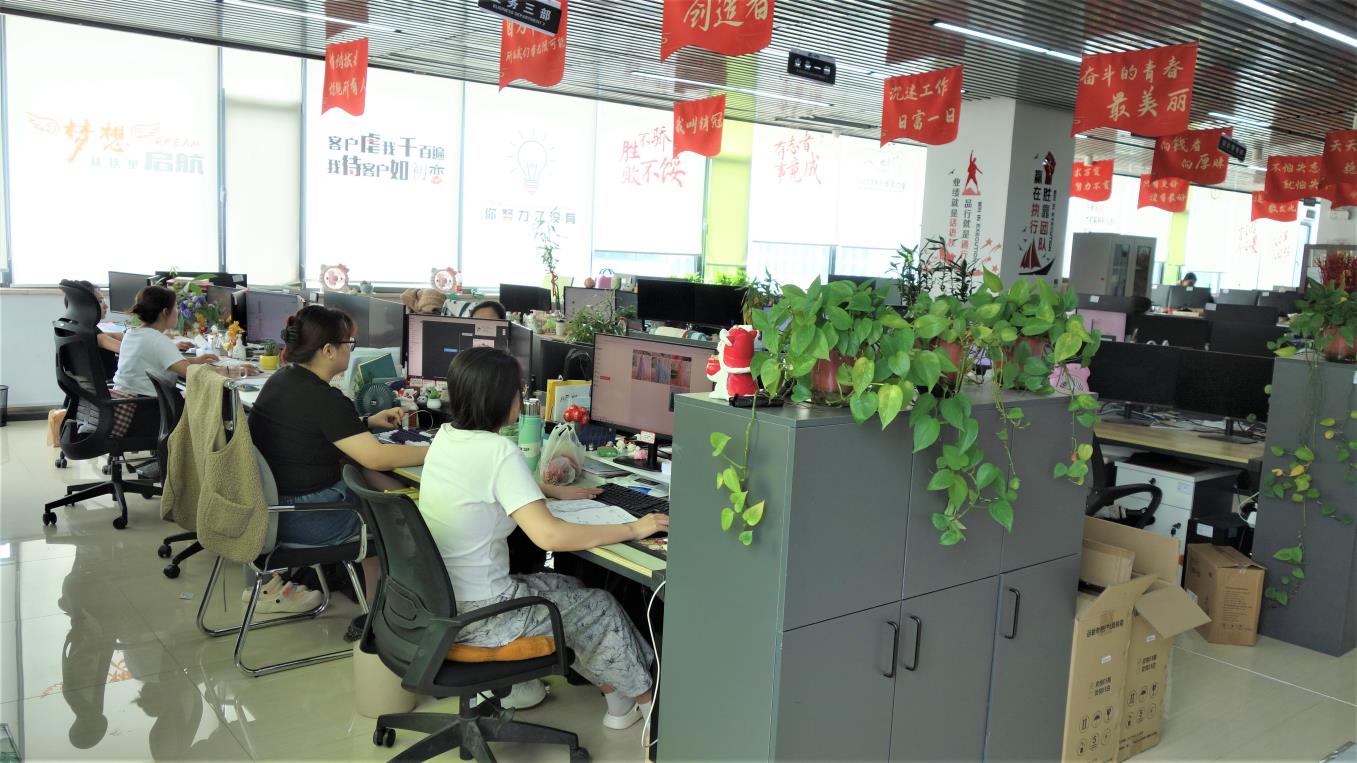 Shenyang Love Season Clothing Co., Ltd. factory image 2