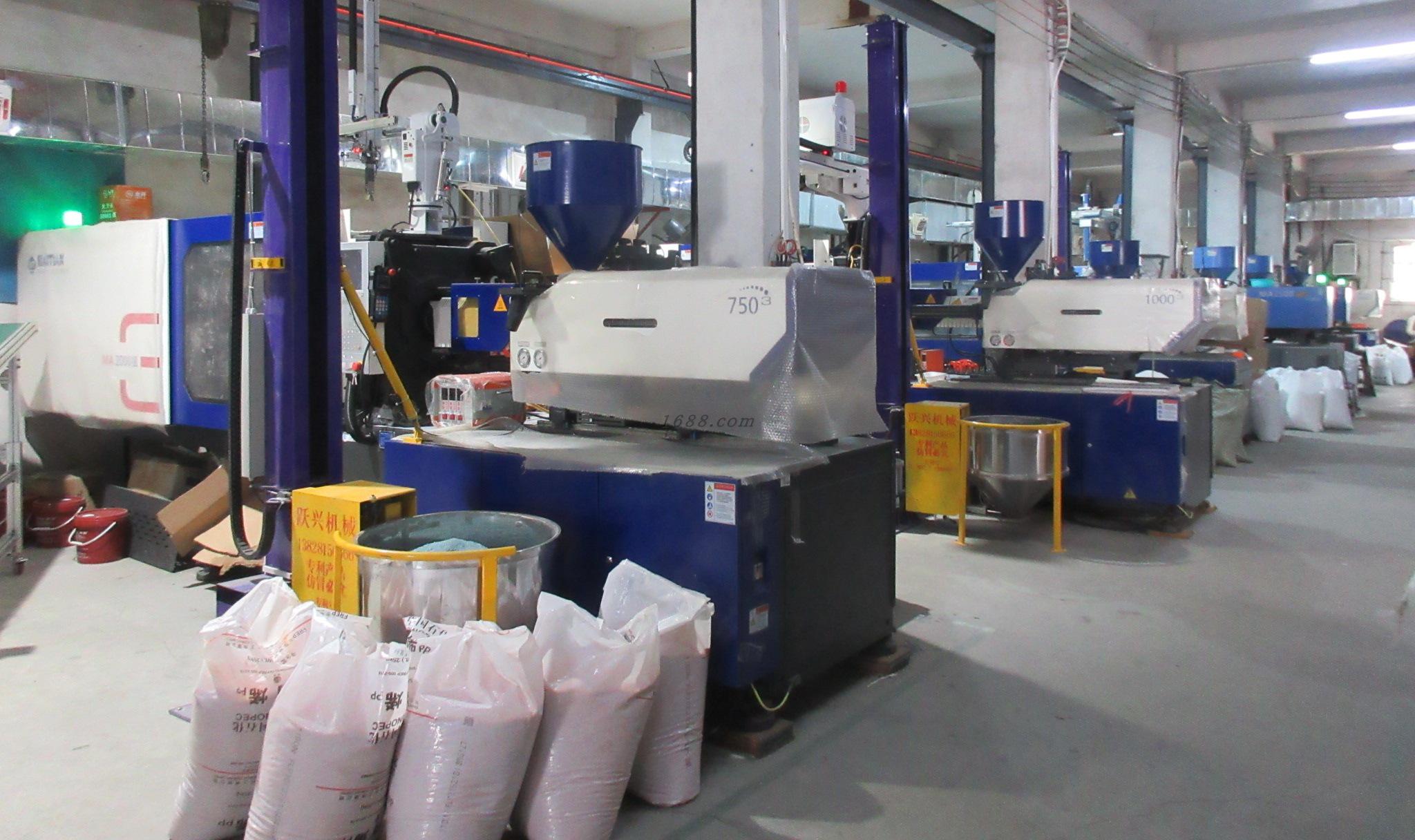 Jieyang Rongcheng District Xinghui Hardware And Plastic Factory plastic food storage containers