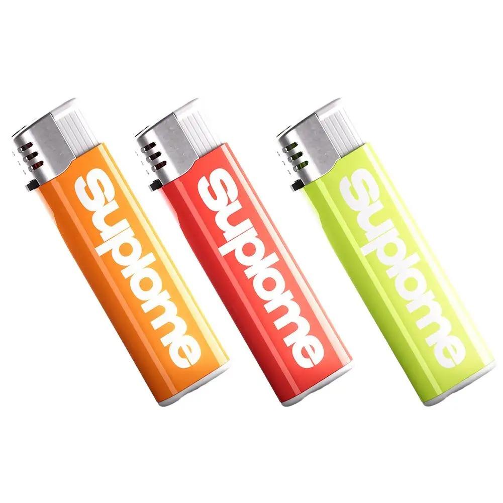 Best Selling New funny mini water gun machine toy lighter spray lighter water gun can spray water lighter prank toys for adult