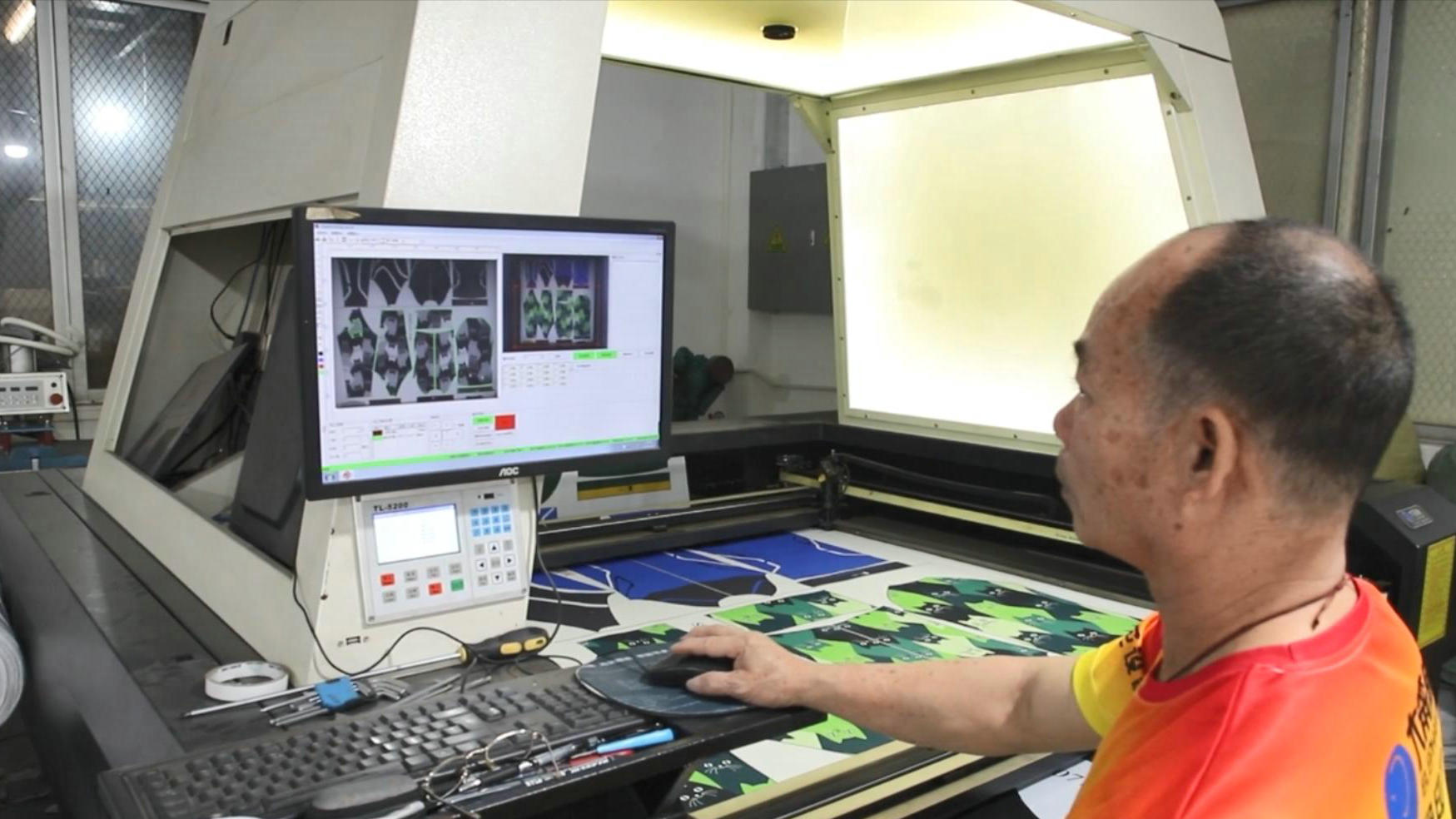 Guangzhou Aisnug Digital Printing Co., Ltd. T-shirts