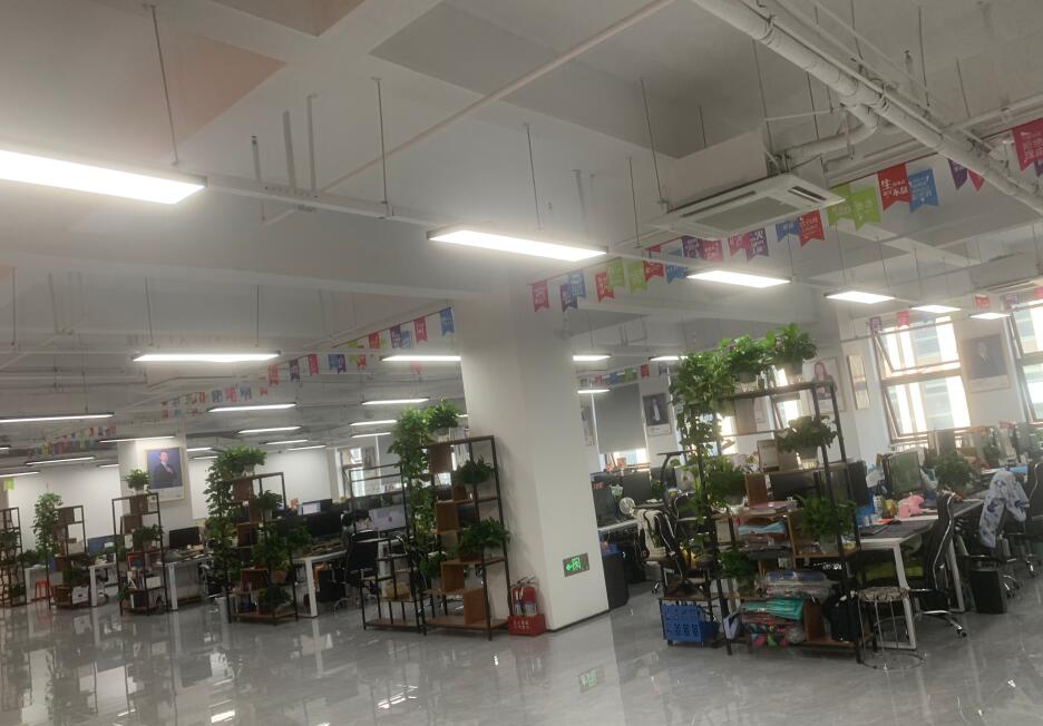 Yiwu Sizhe E-Commerce Co., Ltd. Handbag
