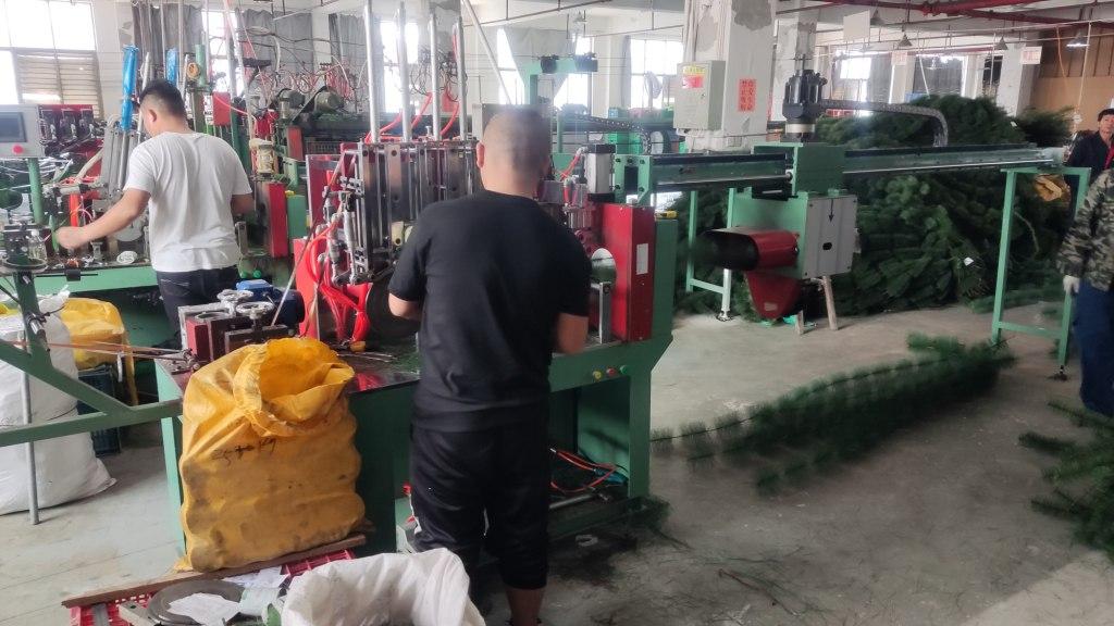 Yiwu Mali Tree Christmas Arts And Crafts Co., Ltd. Christmas Ornaments