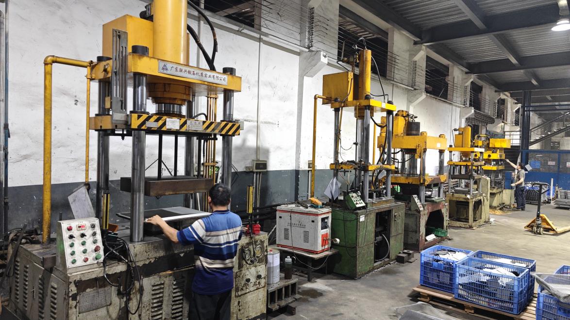 Foshan Nanhai Joyings Metal & Plastic Co., Ltd. Retail Display Racks