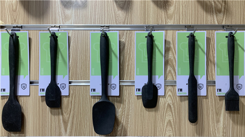 Yangjiang Yorkitchen Industrial and Trading Co., Ltd. Silicone Baking Tools