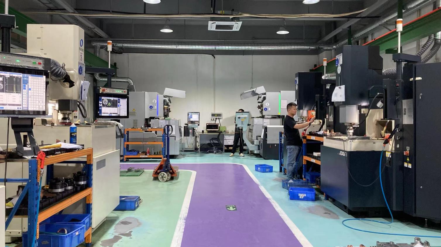 Shenzhen Gode Precision Mold Co., Ltd. factory image 6