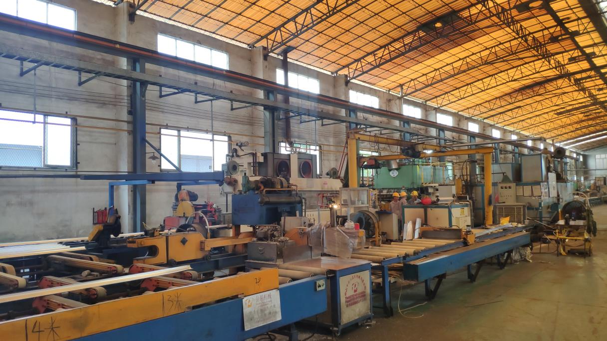 Guangdong Xingqiu Aluminum Profiles Co., Ltd. Aluminum Profile