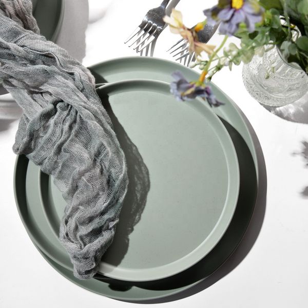 2024 New Arrival Luxury Matte Green Round Shape Dinnerware Set 12 pcs Melamine Plate and Bowl Set