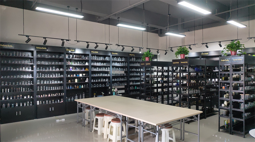 Xuzhou Shining Glass Technology Co., Ltd. Amber Glass Bottle