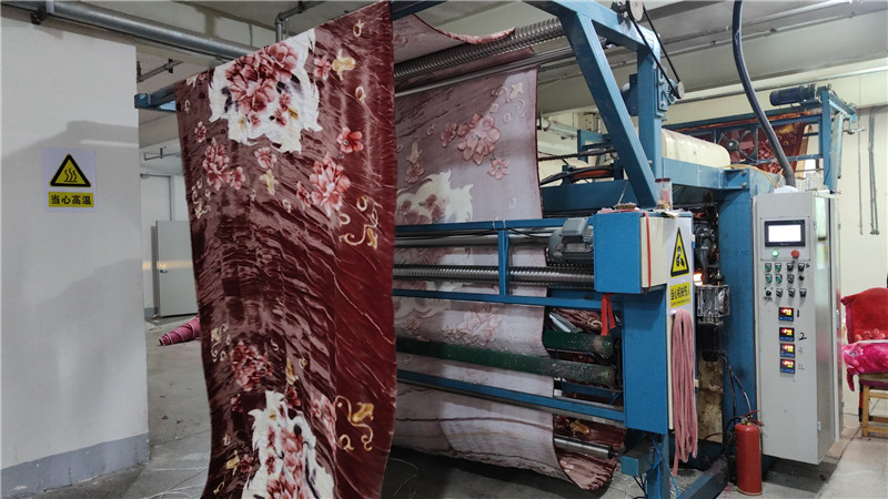 Warm World (Luoyang) Textile Technology Co., Ltd. factory image 2