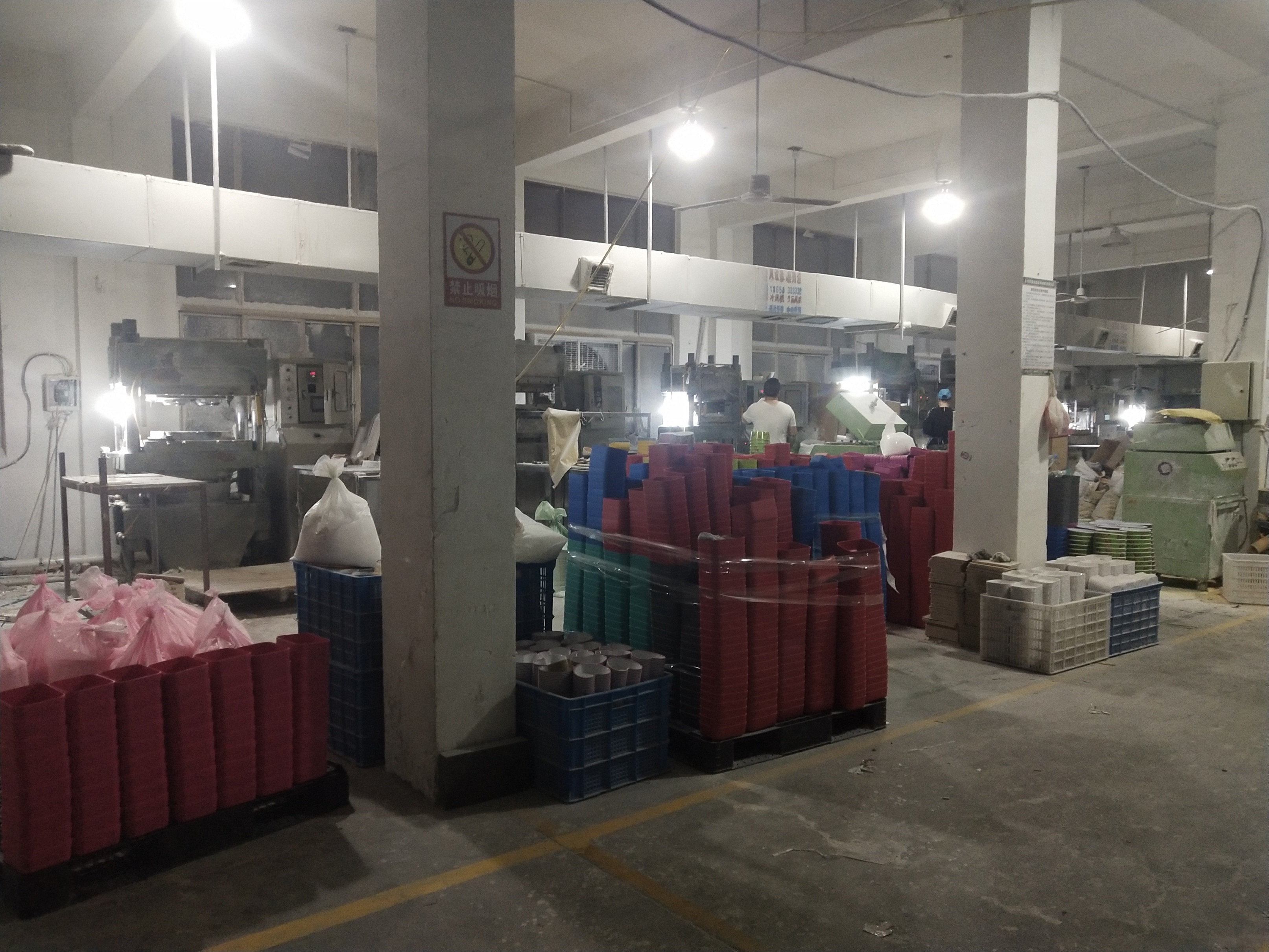 Taizhou Huangyan Xinhui Households Co., Ltd. food container