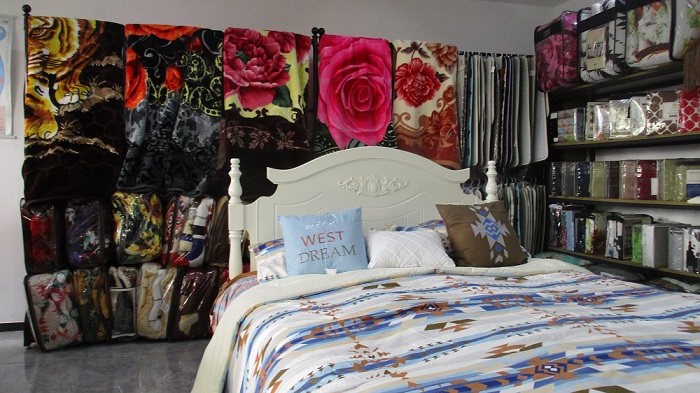 Anhui Sunwin International Trading Co., Ltd. Comforter Set