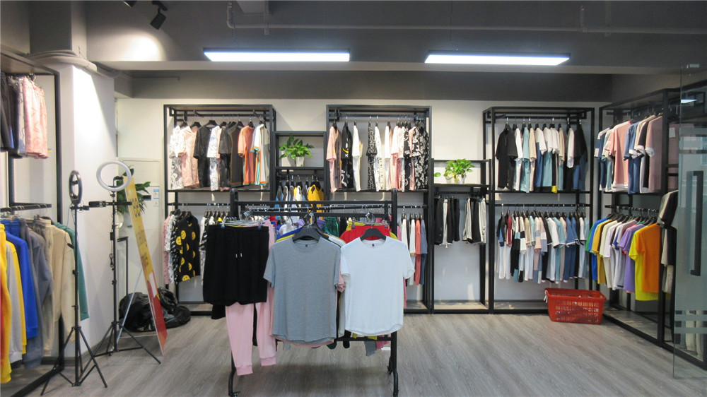 Quanzhou Duocai Nianhua Clothing Co., Ltd. Tracksuits