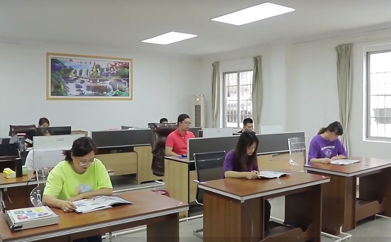Foshan Yiteng Kitchenware Equipment Co., Ltd. Cup Sealing Machine