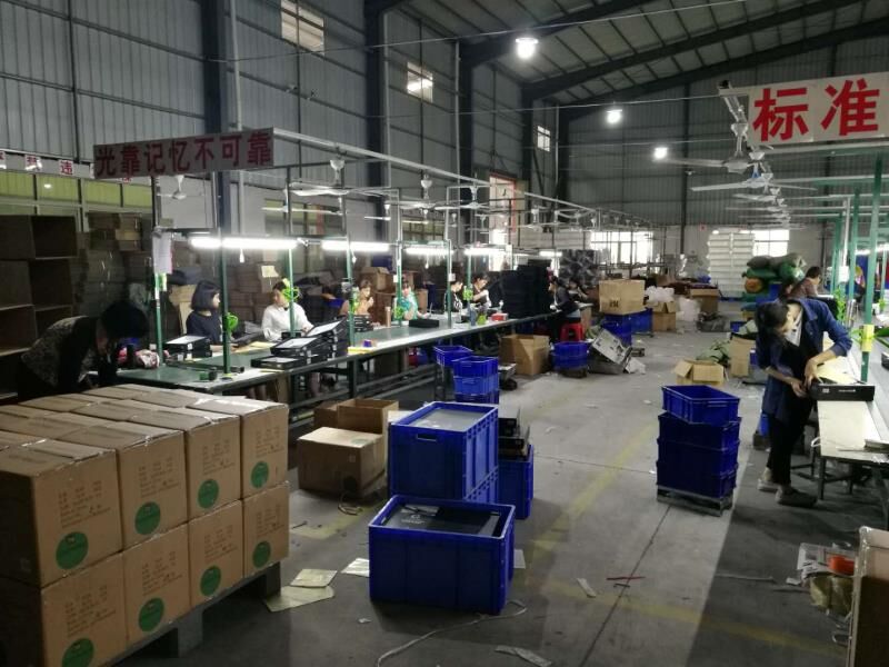 Jieyang Huiyi Hardware Products Co., Ltd. Kitchen Utensils