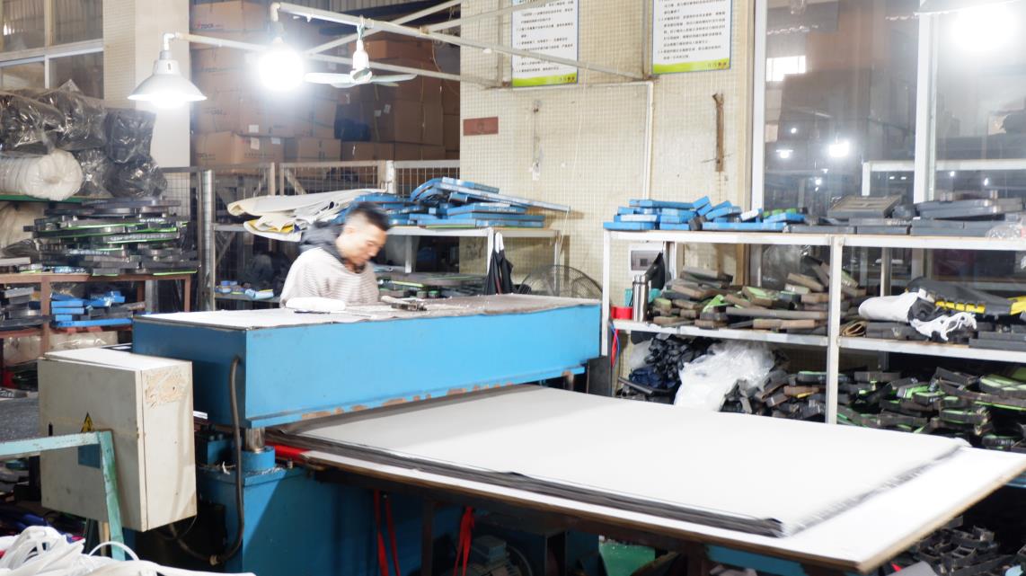 Foshan Shunde Yibang Golf Goods Co., Ltd. Golf Shoes