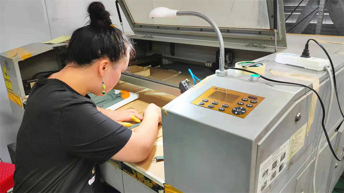 Dongguan Huangjiang Jinliangtang Hardware Factory Samsung Watch Band