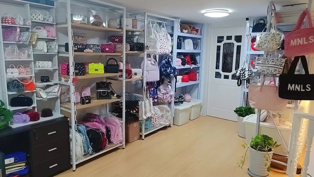 SHANGHAI SHINEERA BAG & ACCESSORIES Co., Ltd. Women's handbags