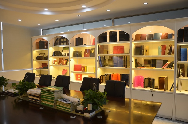 Shenzhen Weifengda Craft Gift Co., Ltd. Leather Wallets