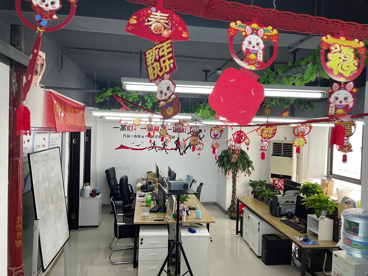 Sichuan Lucky Sign Totem Advertising Co., Ltd. channel letter