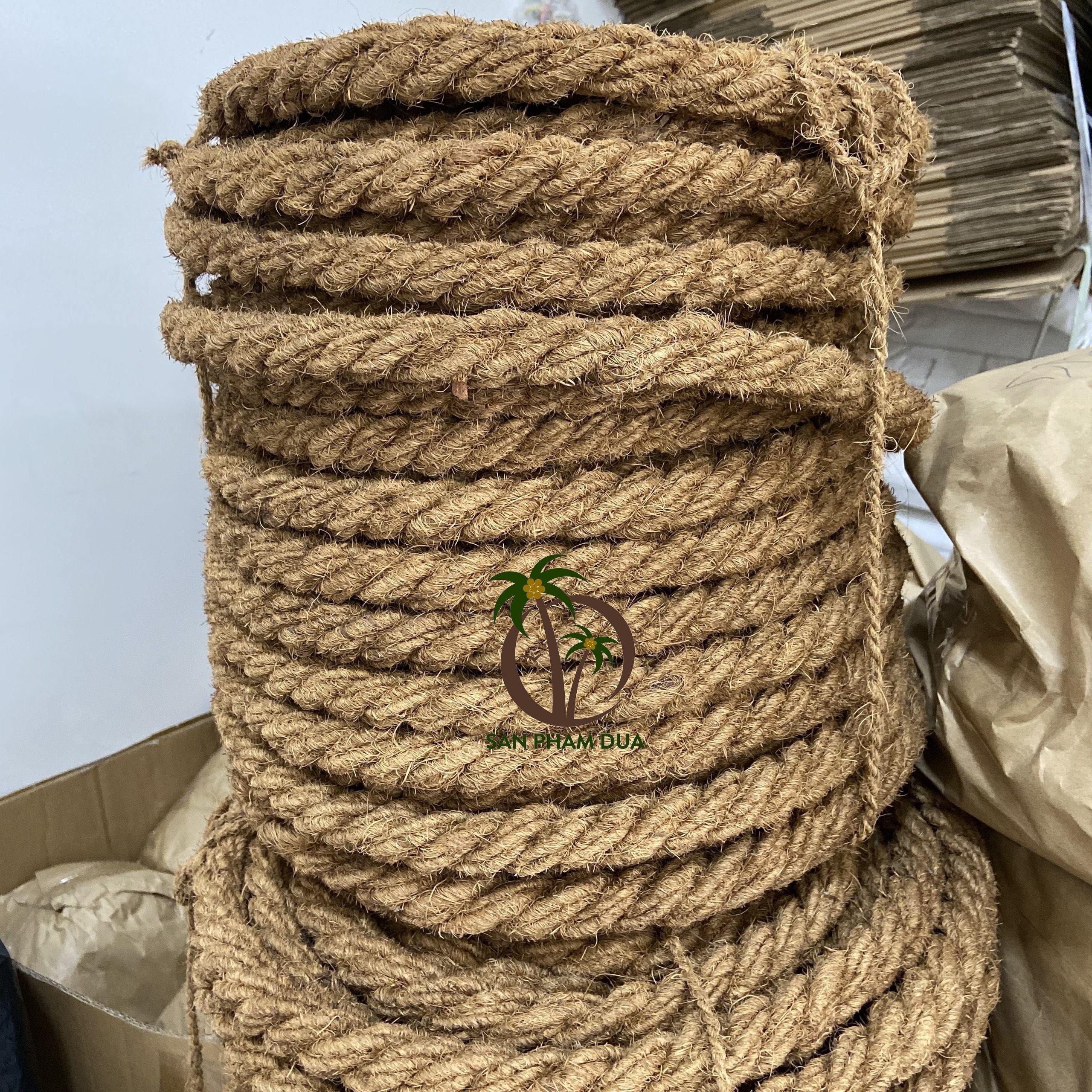COCONUT PRODUCT IMPORT EXPORT COMPANY LIMITED MANUFACTURE IN VIETNAM COCONUT ROPE CUSTOMIZED SIZE NATURAL COCONUT FIBER/ COCONUT COIR ROPE