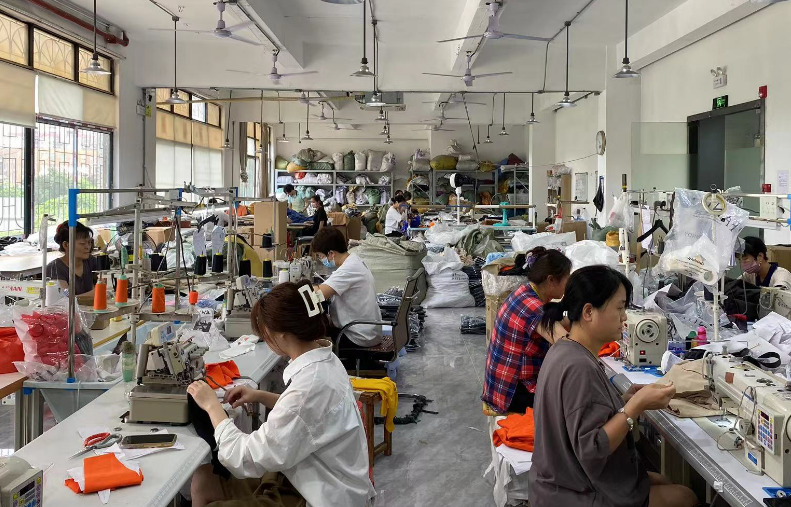 Guangzhou Chenyu Clothes & Accessories Co., Ltd. Men's casual pants