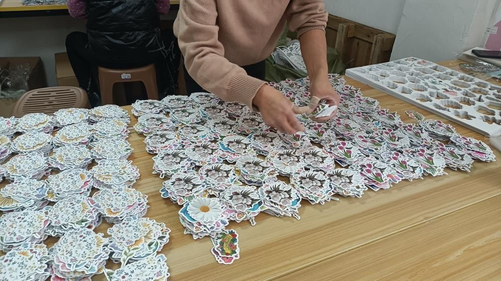 Qingdao Great Reputation Packings Co., Ltd. Sticker Printing