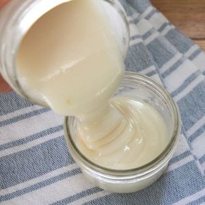 Wholesale pure natural raw organic 100% natural Snow cream honey for food and beverage from Vietnam
