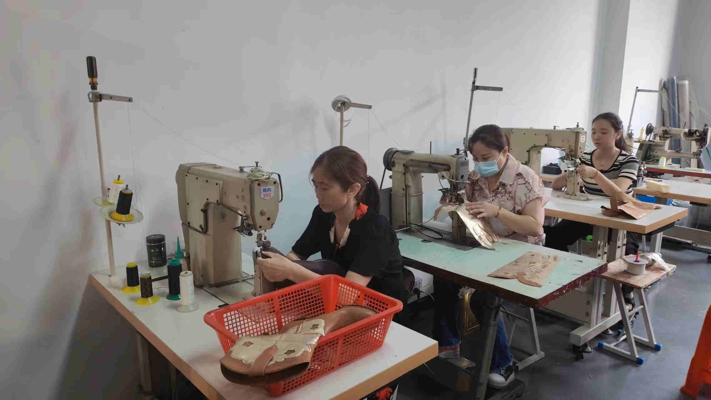 Dongguan Ai Mei Cheng Shoes Co., Ltd. Rain Boots