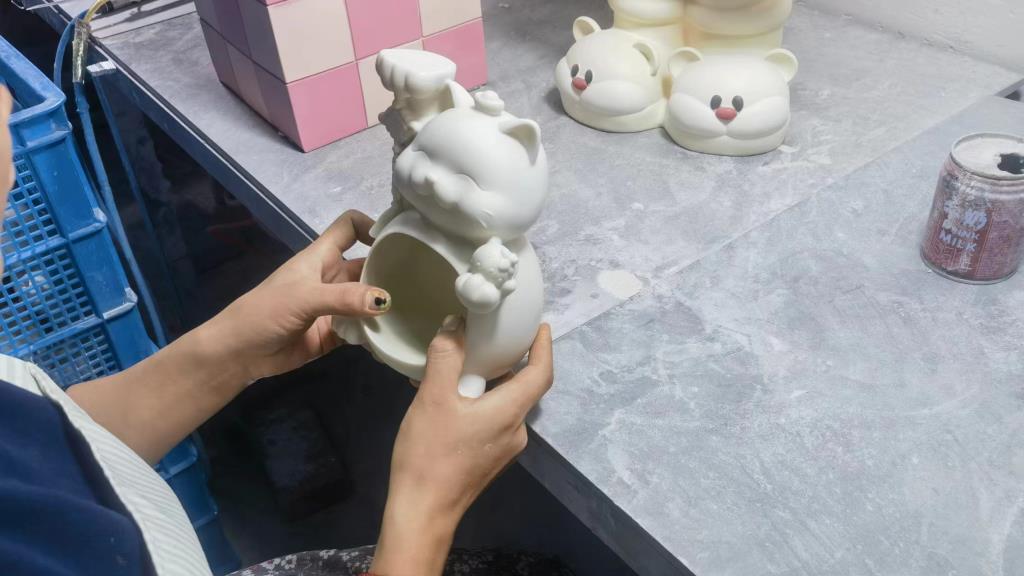 Jinhua Zai Feng Industrial Co., Ltd. Resin Crafts