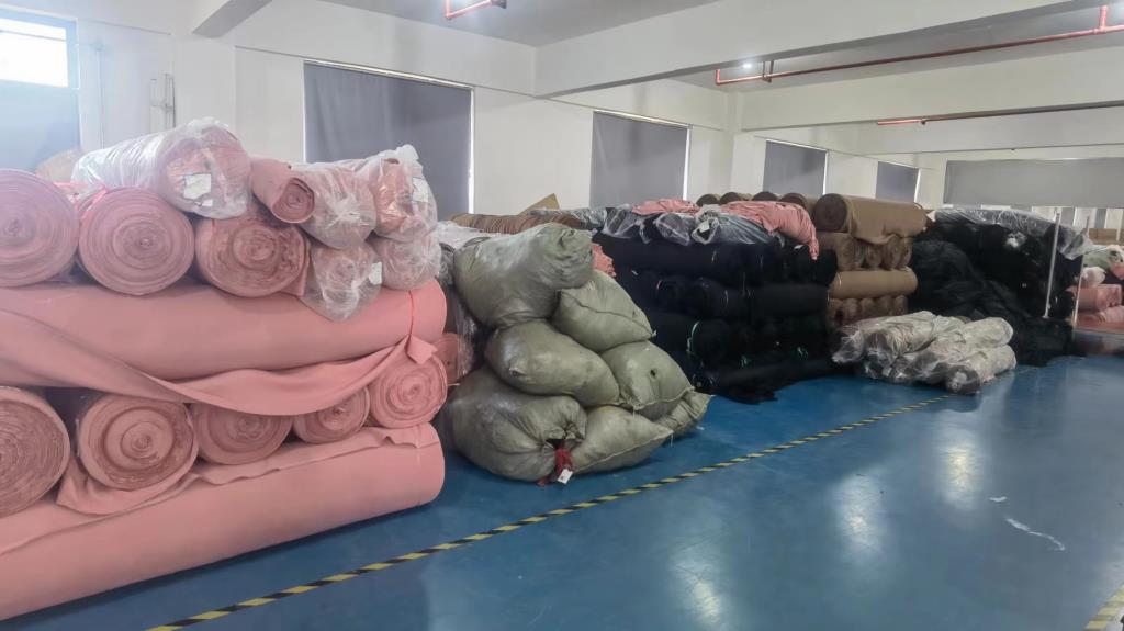 Hangzhou Jingcheng Trading Co., Ltd. Sweater
