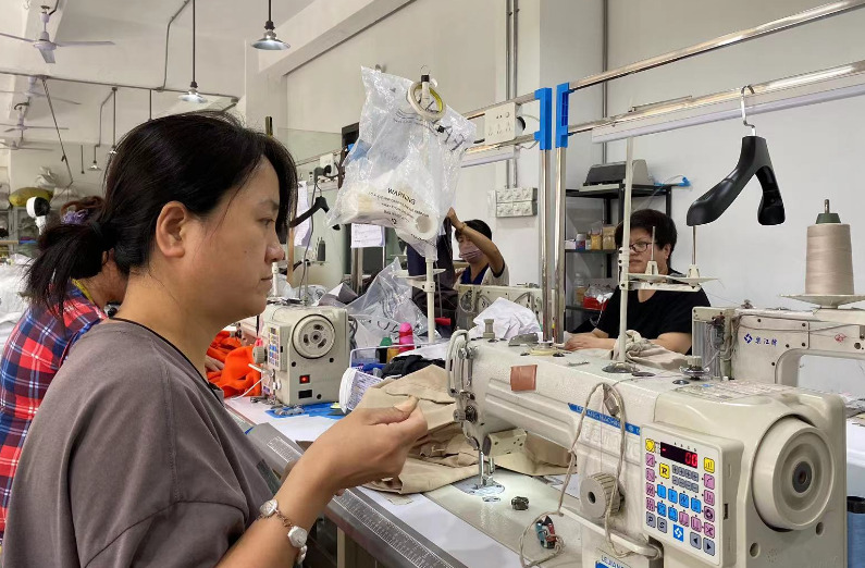 Guangzhou Chenyu Clothes & Accessories Co., Ltd. Men's business shirts