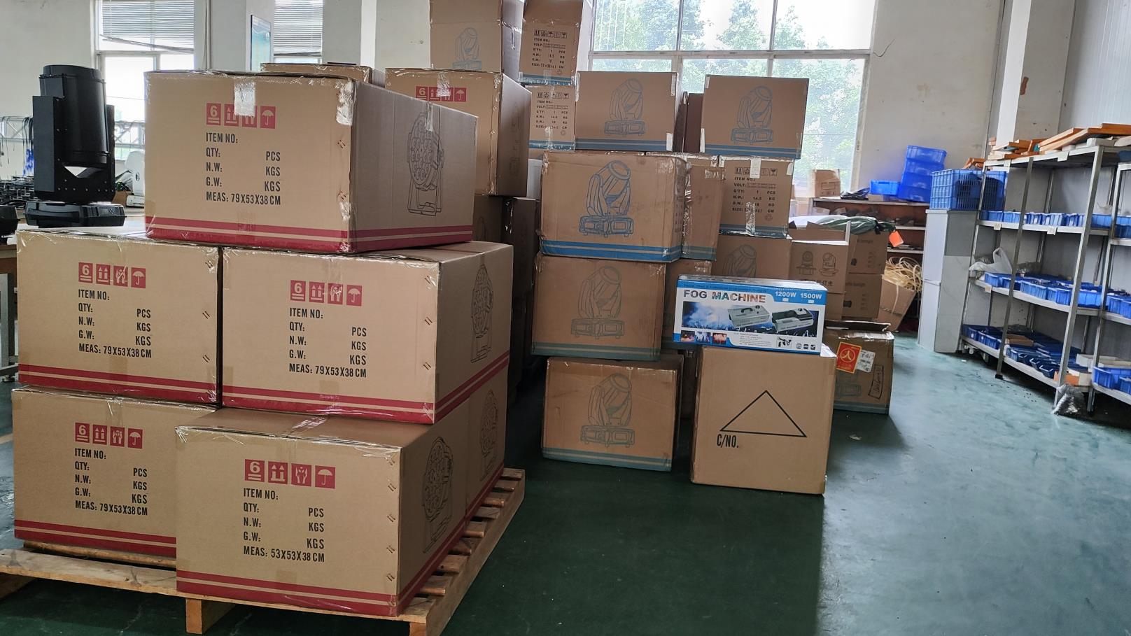 Shenzhen Xinqiyi Trading Co., Ltd. LED Moving Head Lights