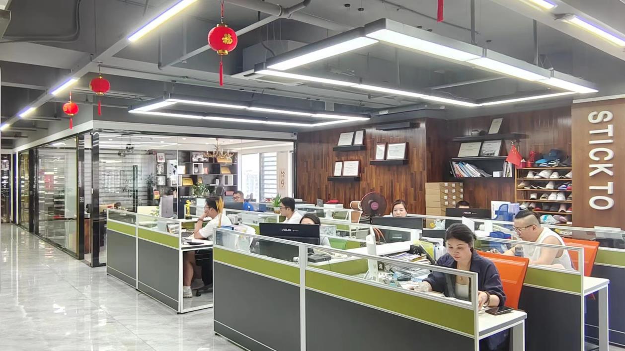 Quanzhou World-Win Import and Export Trade Co., Ltd. Sandals