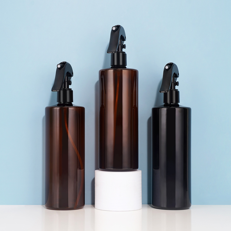 250ml 500ml Empty Cosmetic Manufacturers Flat Shoulder Amber Black Colors Pet Plastic Mist Spray Pump Bottle Trigger Pump Bottle