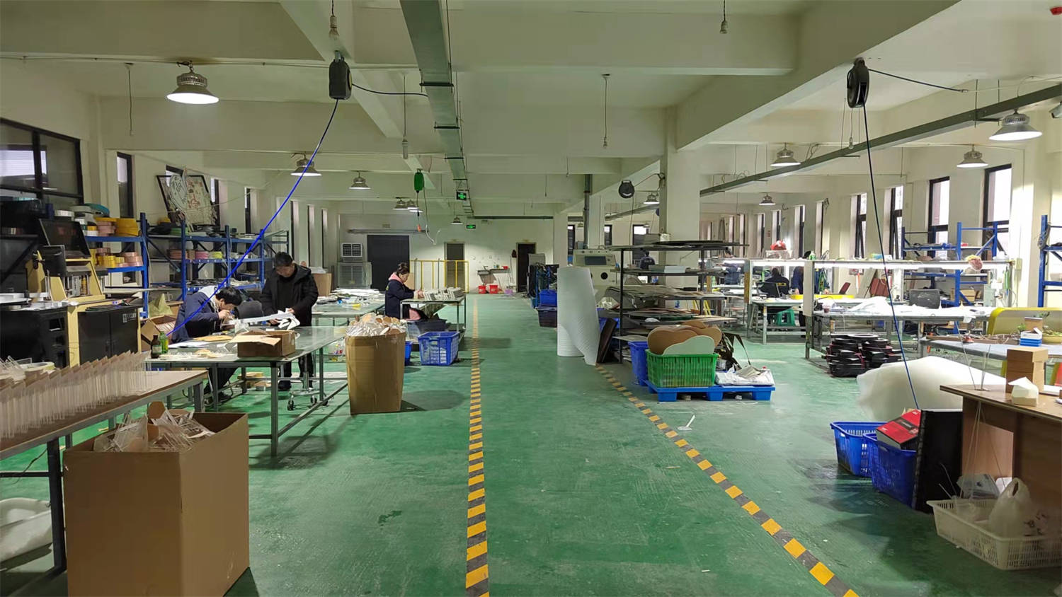 Sichuan Xinzhongrun Advertising Co., Ltd. LED Letter