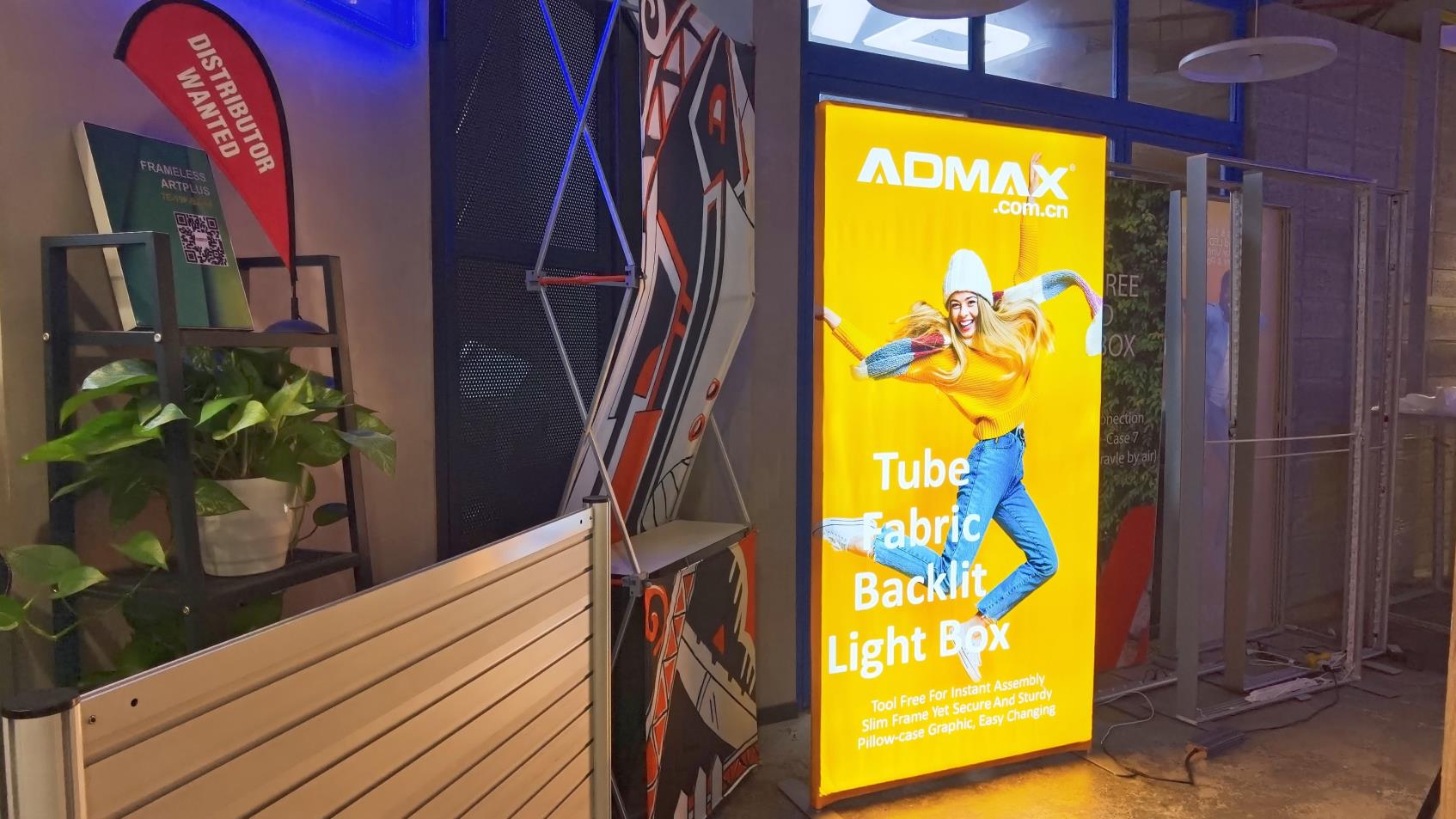Admax Exhibition System (Shanghai) Ltd. Retractable Banner Stands