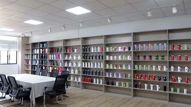 Shen Zhen Four Stars Information And Technology Co., Ltd. Stainless Steel Water Bottle