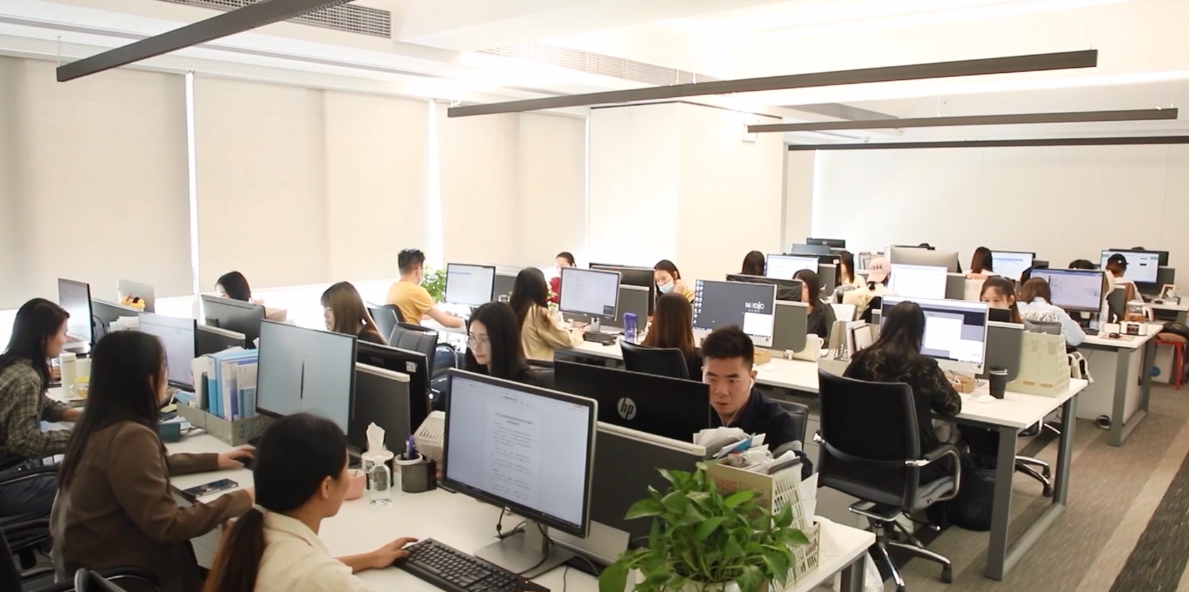 Guangzhou Nuojo Beauty Equipment Co., Ltd. factory image 3