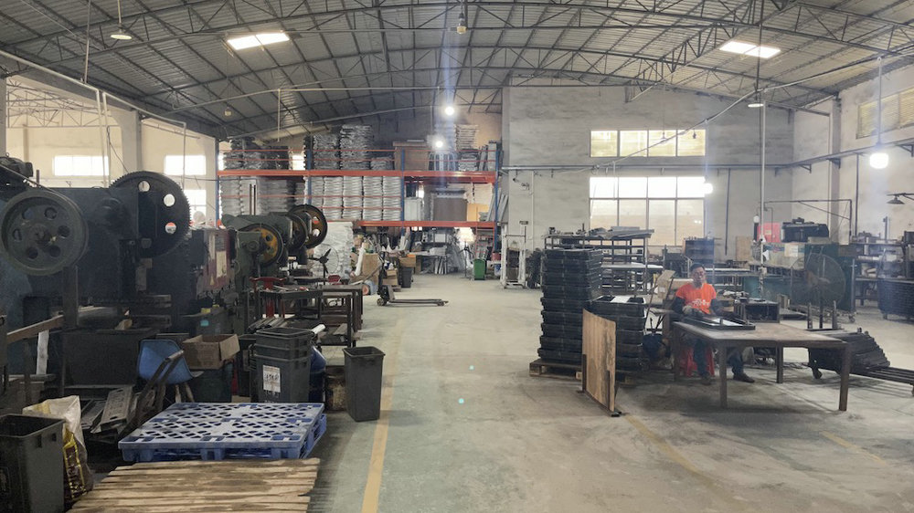 Guangzhou Sunshine Furniture Co., Ltd. Executive Desks