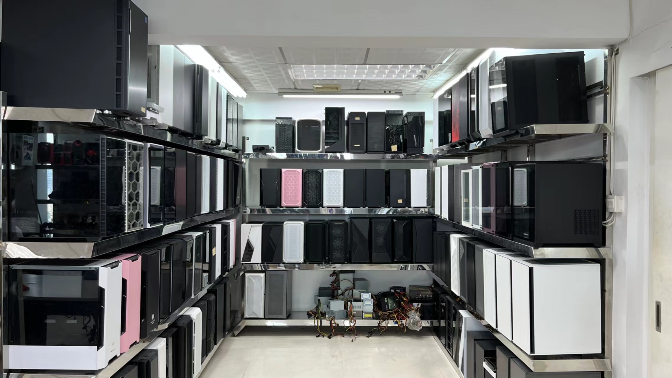 Guangzhou JNP Enterprise Management Consulting Co., Ltd. Computer Cases