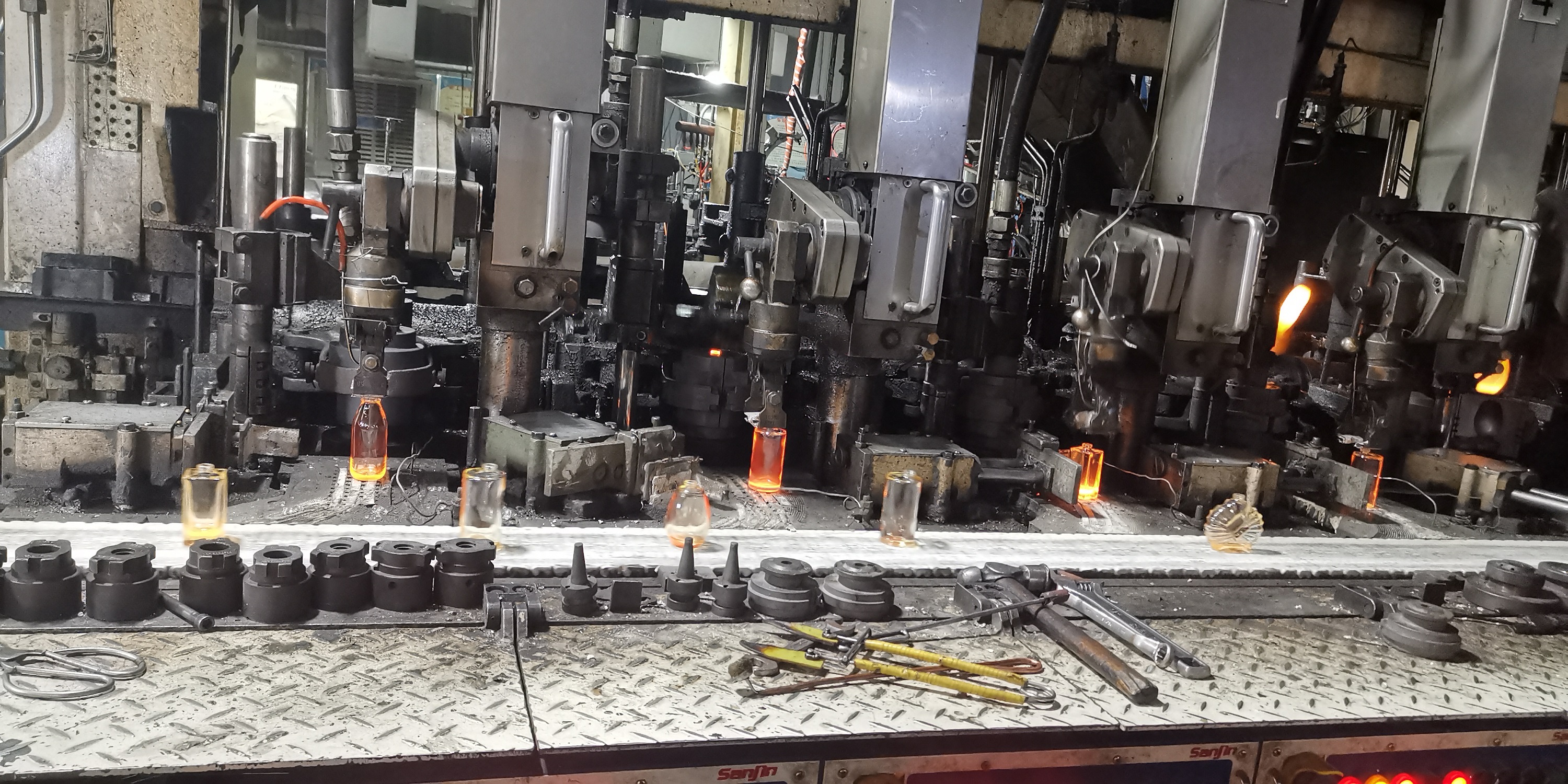Xuzhou Century Glass Products Co., Ltd. glass jar