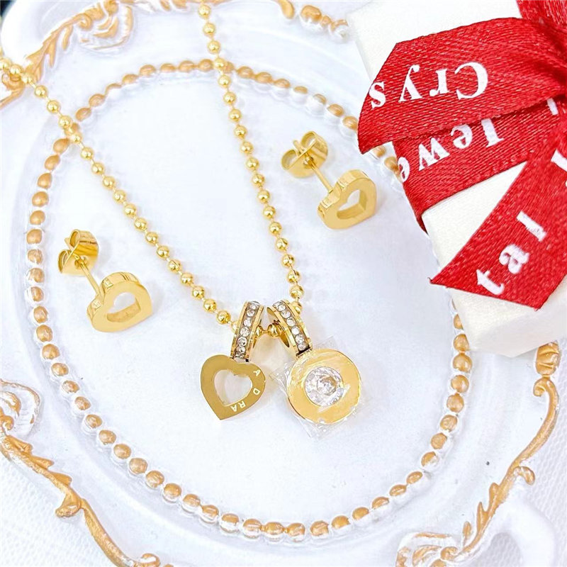 Guangzhou Fat Fruit Trading Co., Ltd. Charm stainless Steel Set Shiny love heart Circle earrings necklace set gift for women