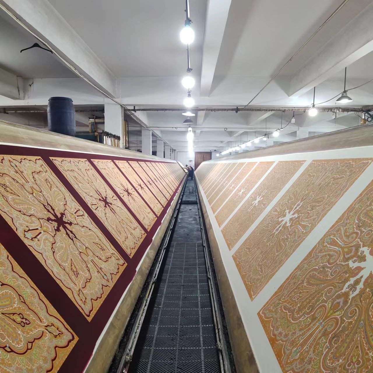 Shengzhou Youcheng Import and Export Trade Co., Ltd. silk neckties