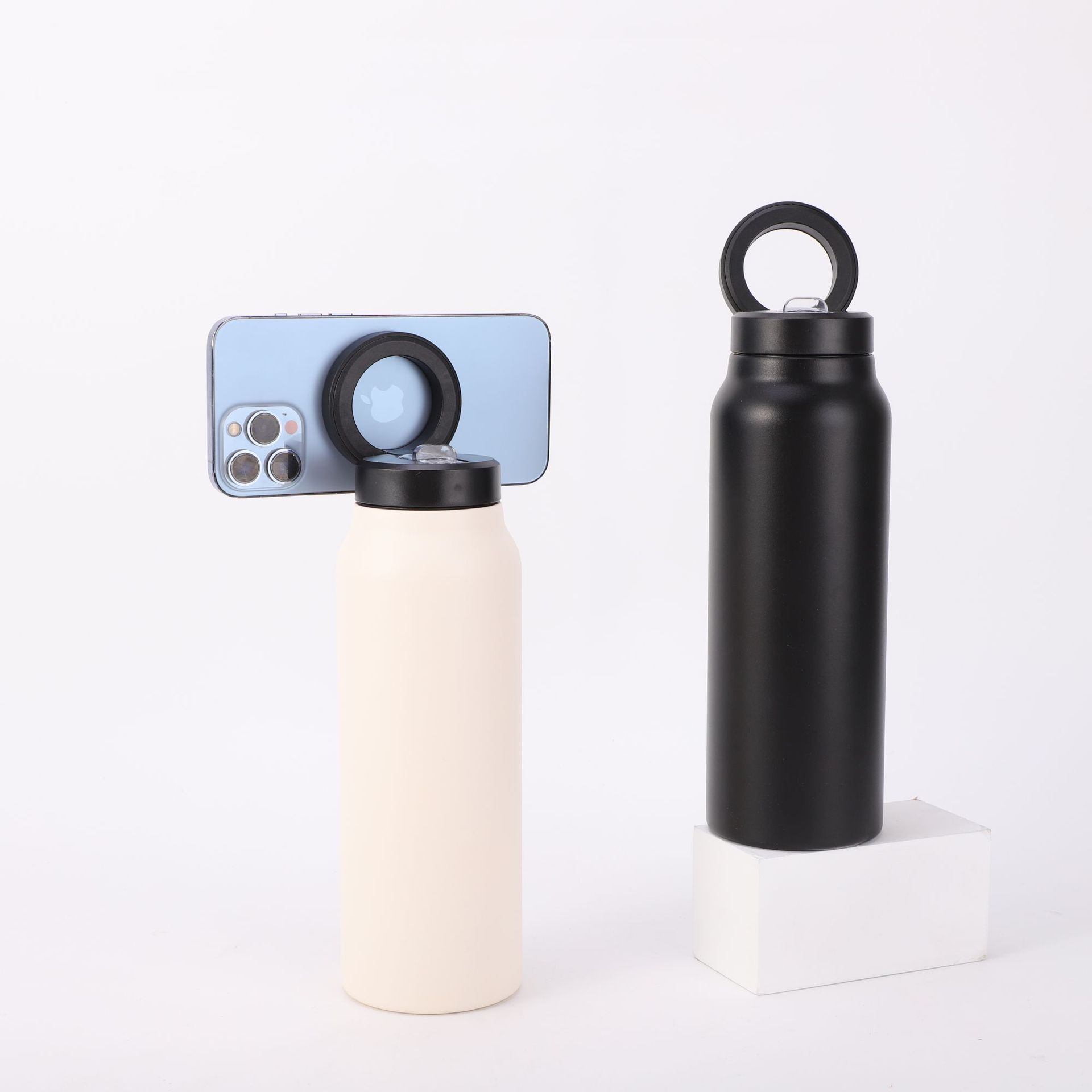 Shanghai Fengboju Import and Export Trade Co., Ltd. New Style 720ml Stainless Steel Insulated Magsafe Water Bottle With Magnetic Ring