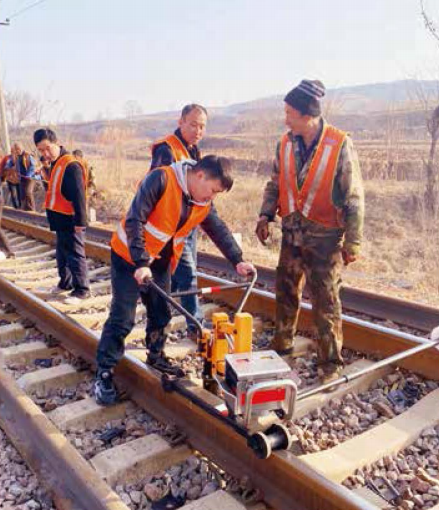 Wuhan Linkage Track Equipment Co., Ltd Lithium Battery torque wrench for railway / Battery Powered Impact Wrench / railroad track tools