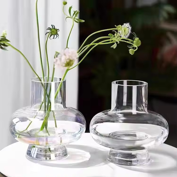METIER LIFESTYLE PRODUCTS PRIVATE LIMITED High borosilicate glass vase premium flower hand blown glass colored modern creative vase for study room bed room dining room